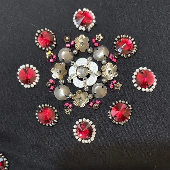 WH/BM Embellished Black Skirt Sz 4 - Picture 12 of 15